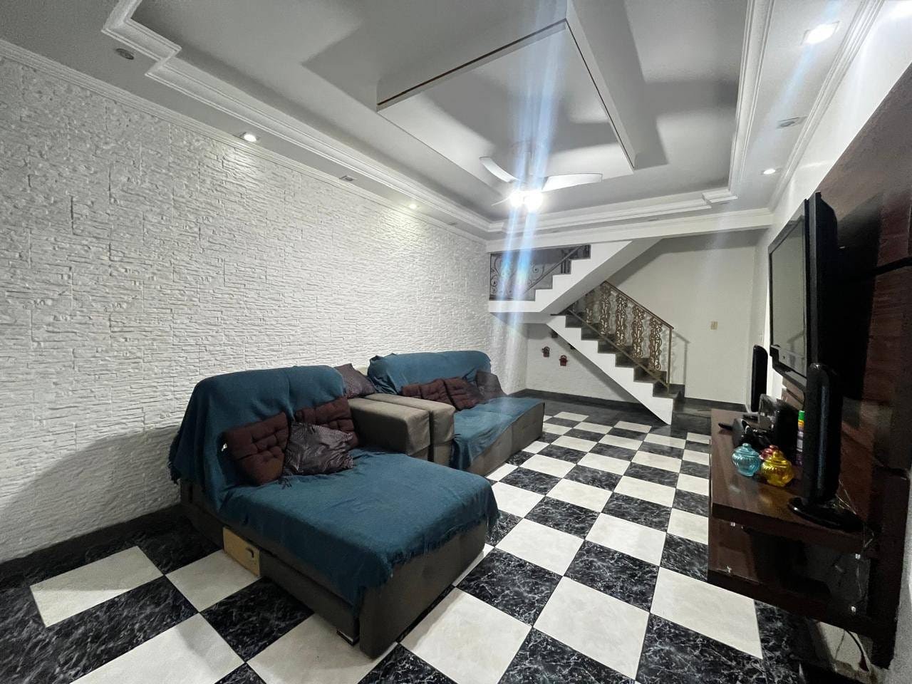 Casa à venda com 8 quartos, 3 suítes, 2 vagas e 457m² no Vila da Penha, Rio de Janeiro (RJ) — foto 25 de 30