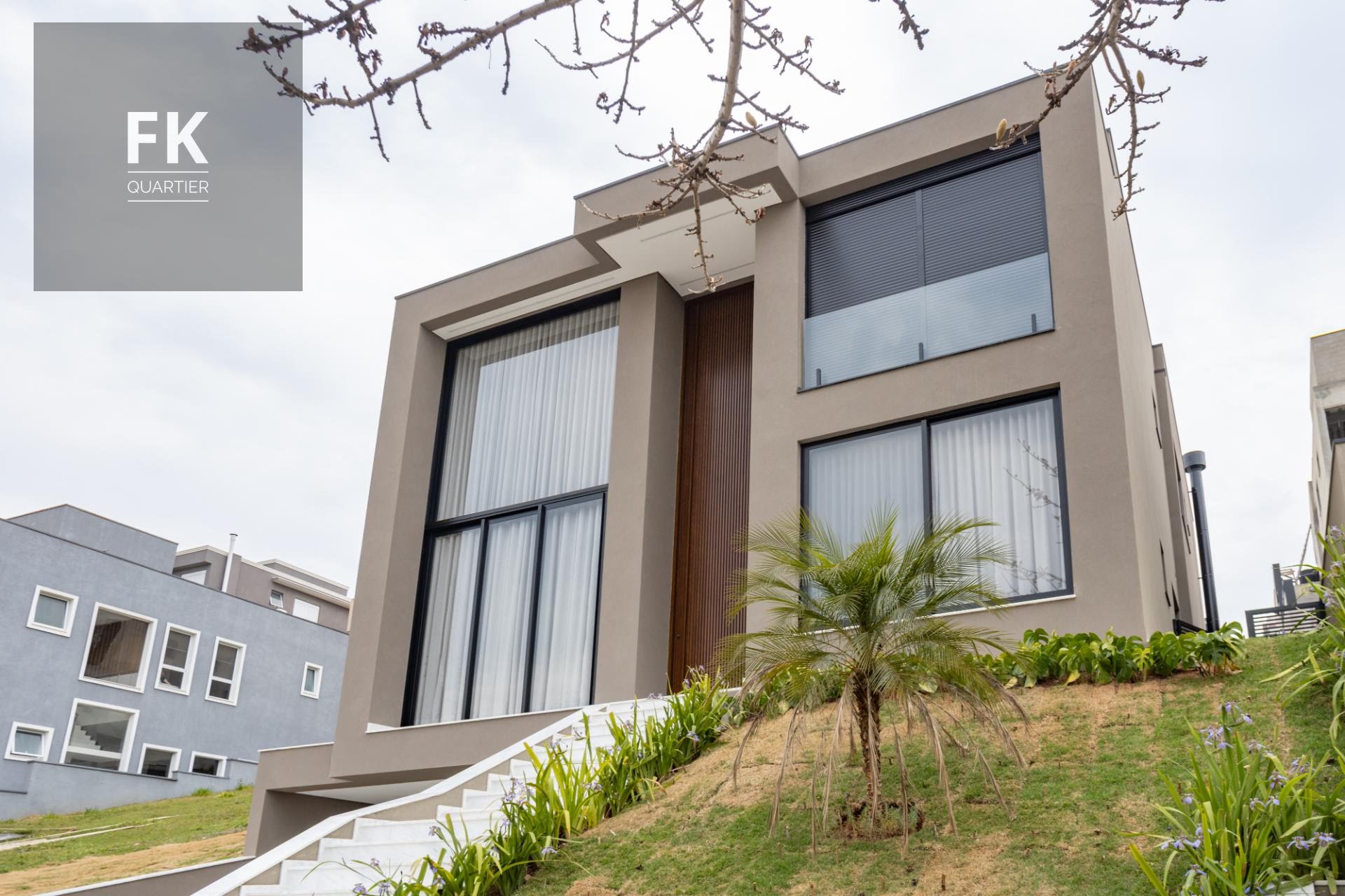 Casa à venda com 4 quartos, 4 suítes, 4 vagas e 370m² no Residencial Burle Marx, Santana de Parnaíba (SP) — foto 2 de 30
