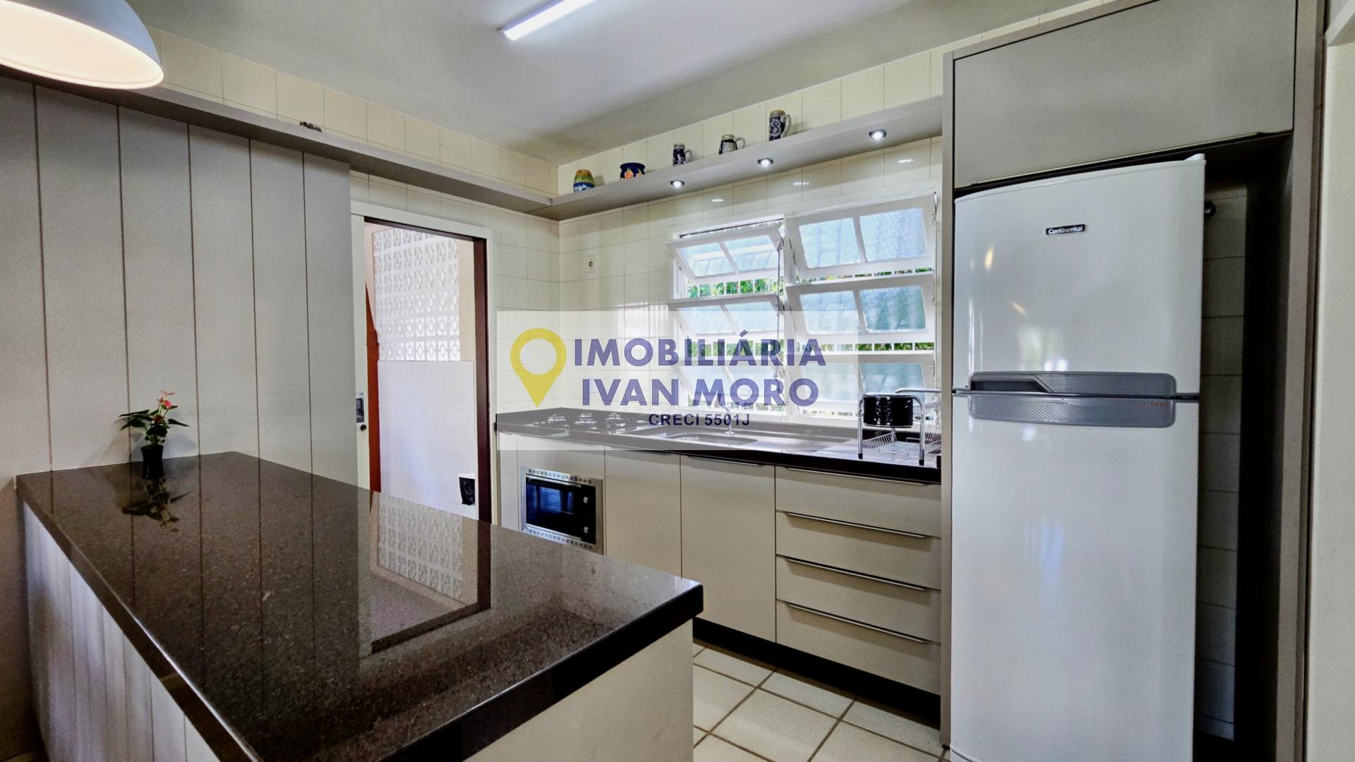 Casa à venda com 4 quartos, 1 suíte, 5 vagas e 203m² no Ponta das Canas, Florianópolis (SC) — foto 17 de 30