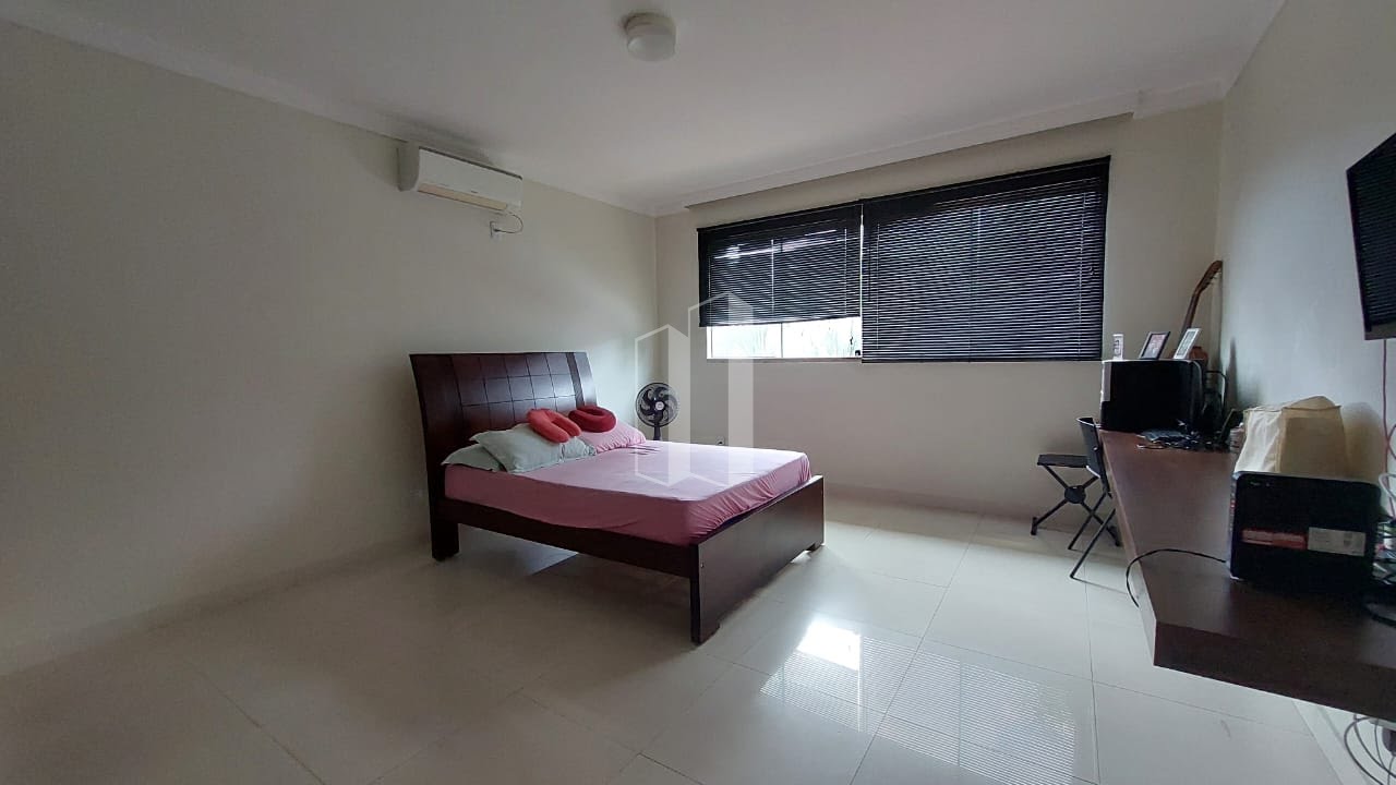Casa à venda com 4 quartos, 4 suítes, 4 vagas e 211m² no Jardim América, Goiânia (GO) — foto 17 de 30