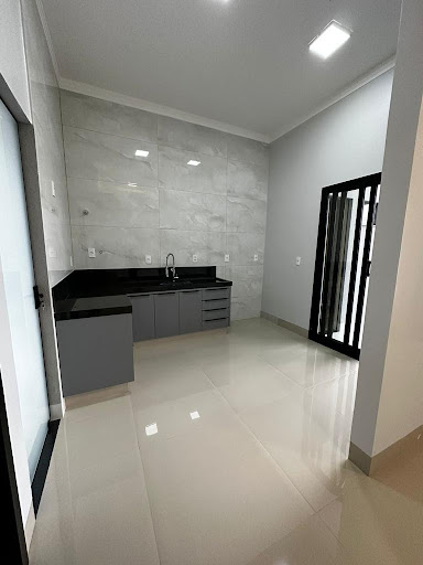 Casa 03 Dorm. em Setor Pausanes  -  Rio Verde