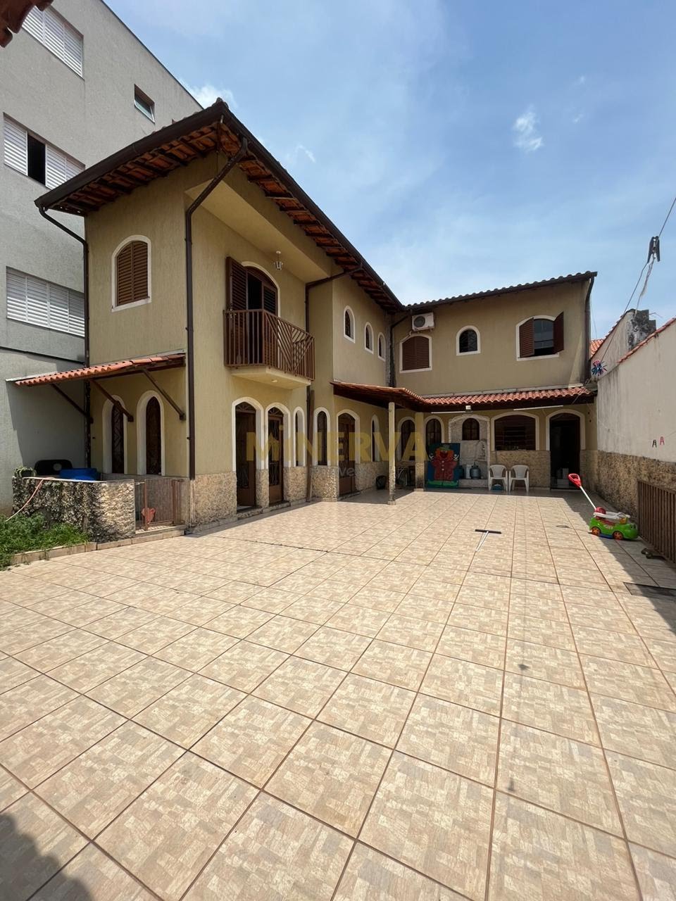 Casa à venda com 3 quartos, 4 banheiros, 5 vagas e 200m² no Jardim Aricanduva, São Paulo — foto principal