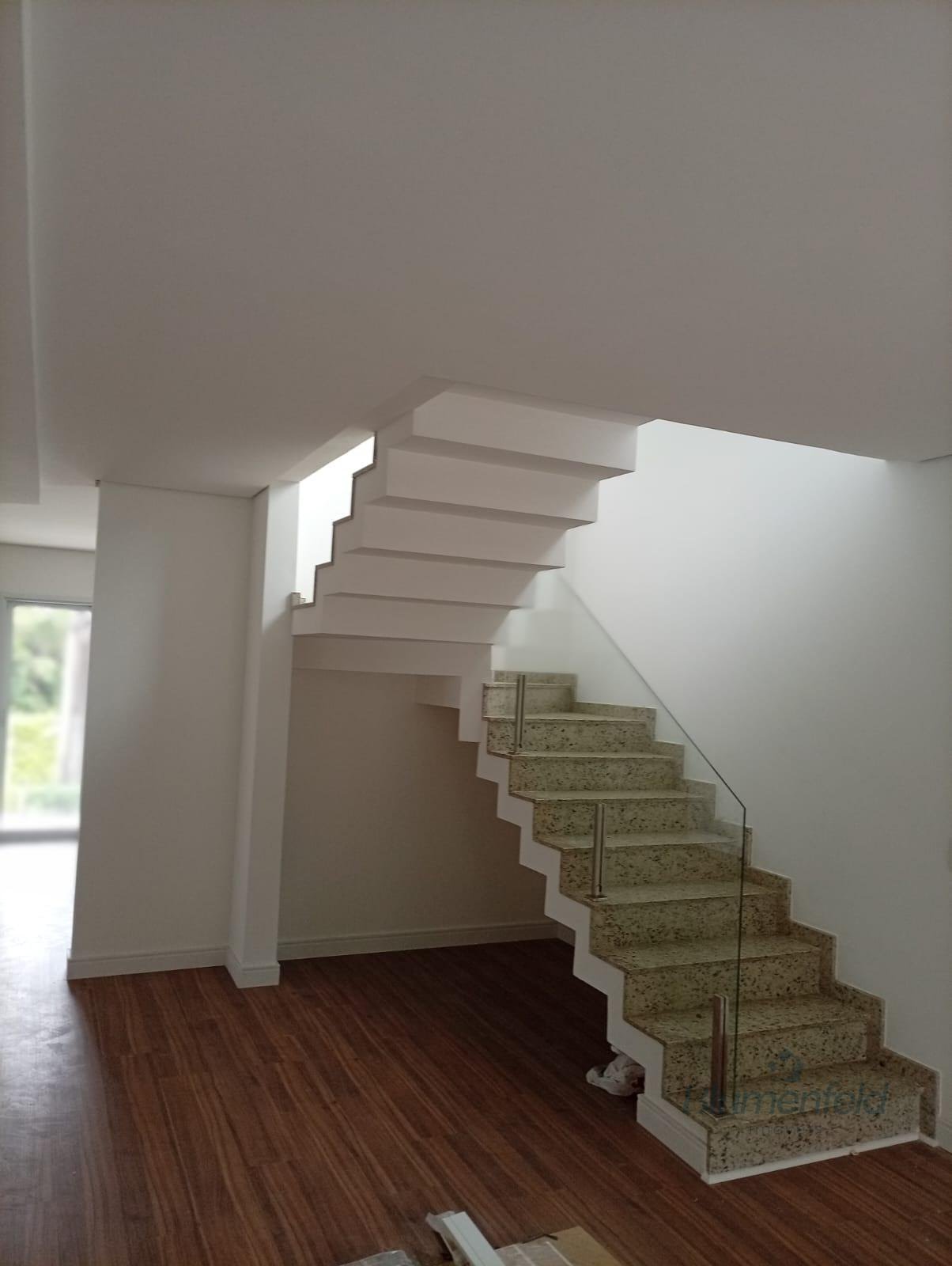 Casa à venda com 4 quartos, 4 suítes, 3 vagas e 311m² no Condominio Arujazinho V, Arujá (SP) — foto 8 de 30