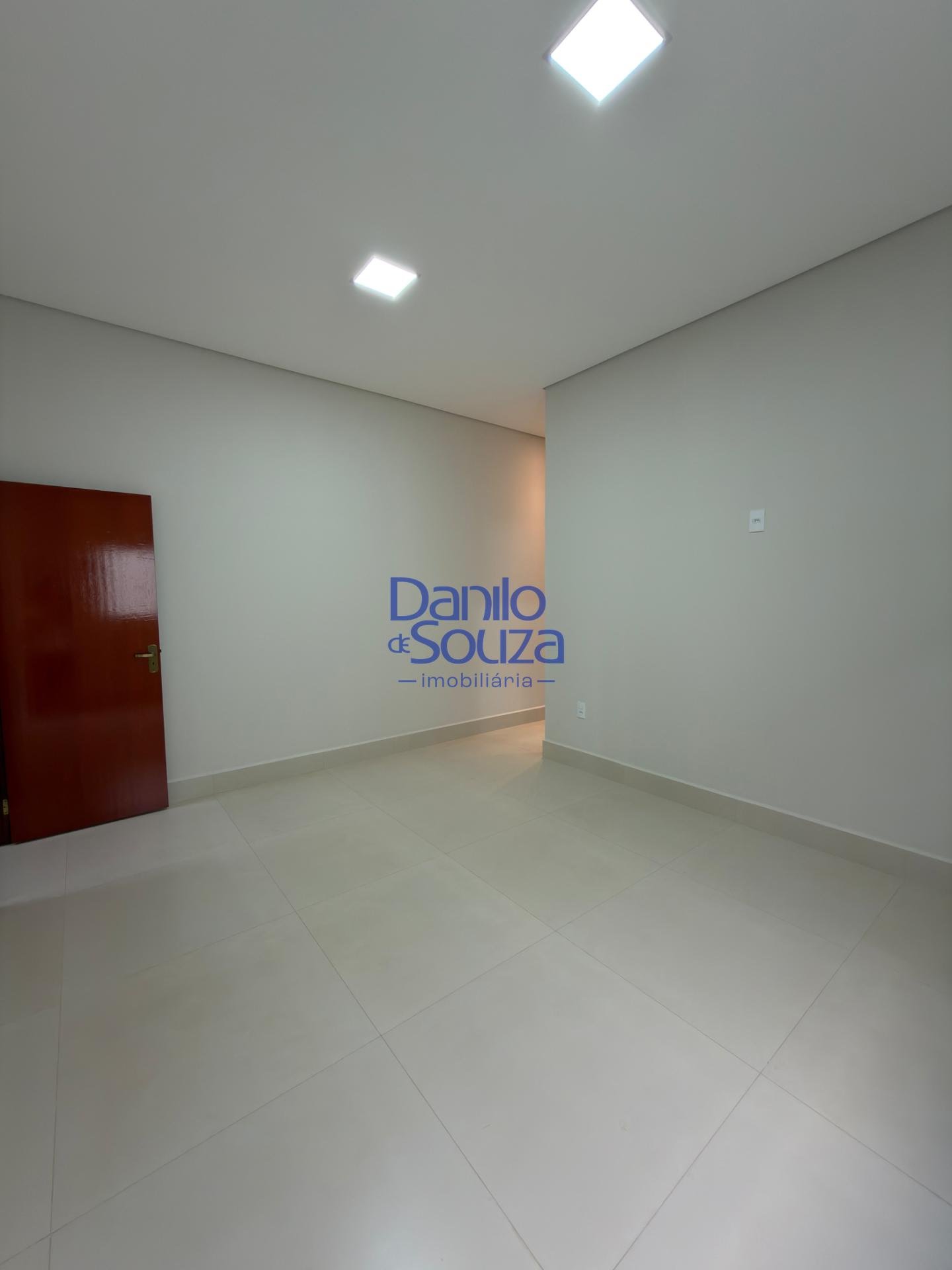 Casa à venda com 3 quartos, 1 suíte, 2 vagas e 240m² no Jardim Europa V, Araxá (MG) — foto 14 de 15