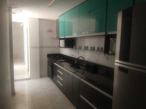 Cozinha com armários