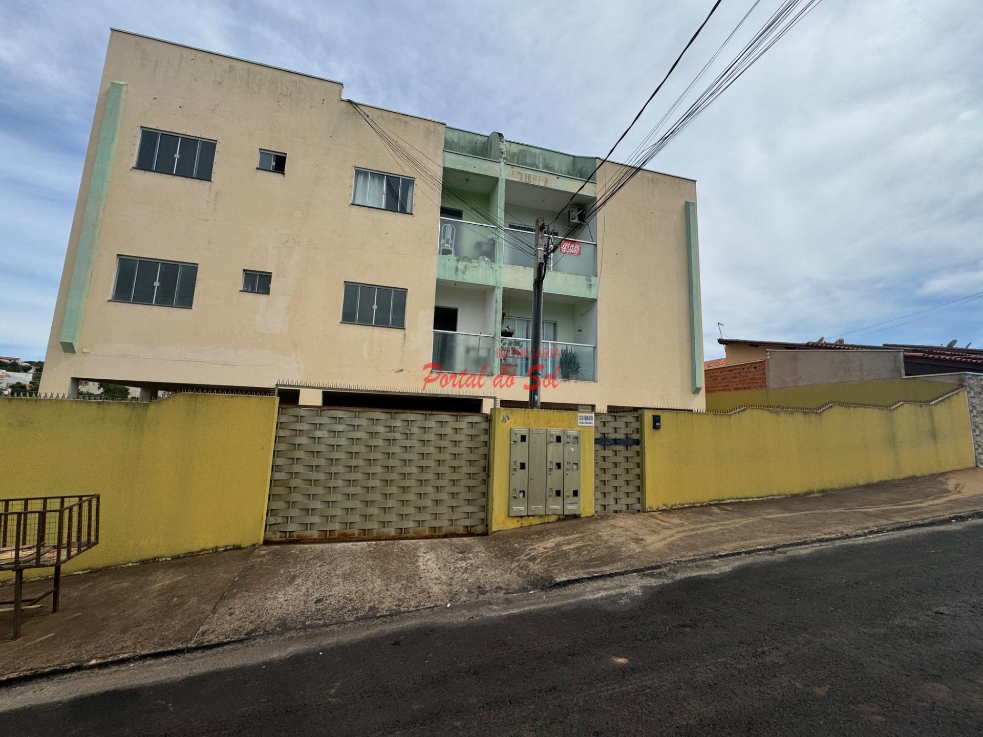 Apartamento à venda com 2 quartos, 1 banheiro, 1 vaga e 60m² no Parque Residencial Itatiaia, Santo Antônio da Platina — foto principal