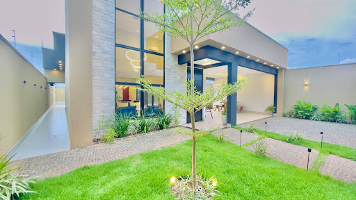 Casa à Venda no Copacabana II, Catalão: 3 Suítes, 255m²