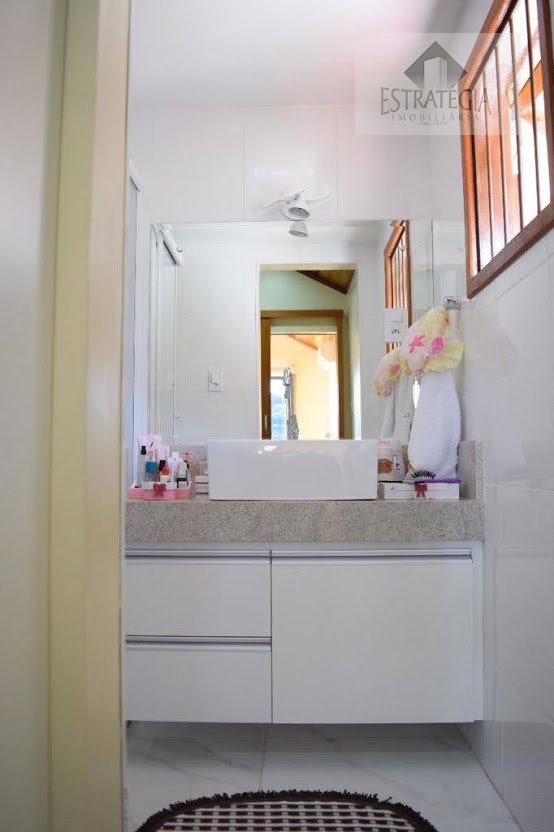 Casa à venda com 4 quartos, 3 suítes, 4 vagas e 110m² no Cascatinha, Petrópolis (RJ) — foto 17 de 25