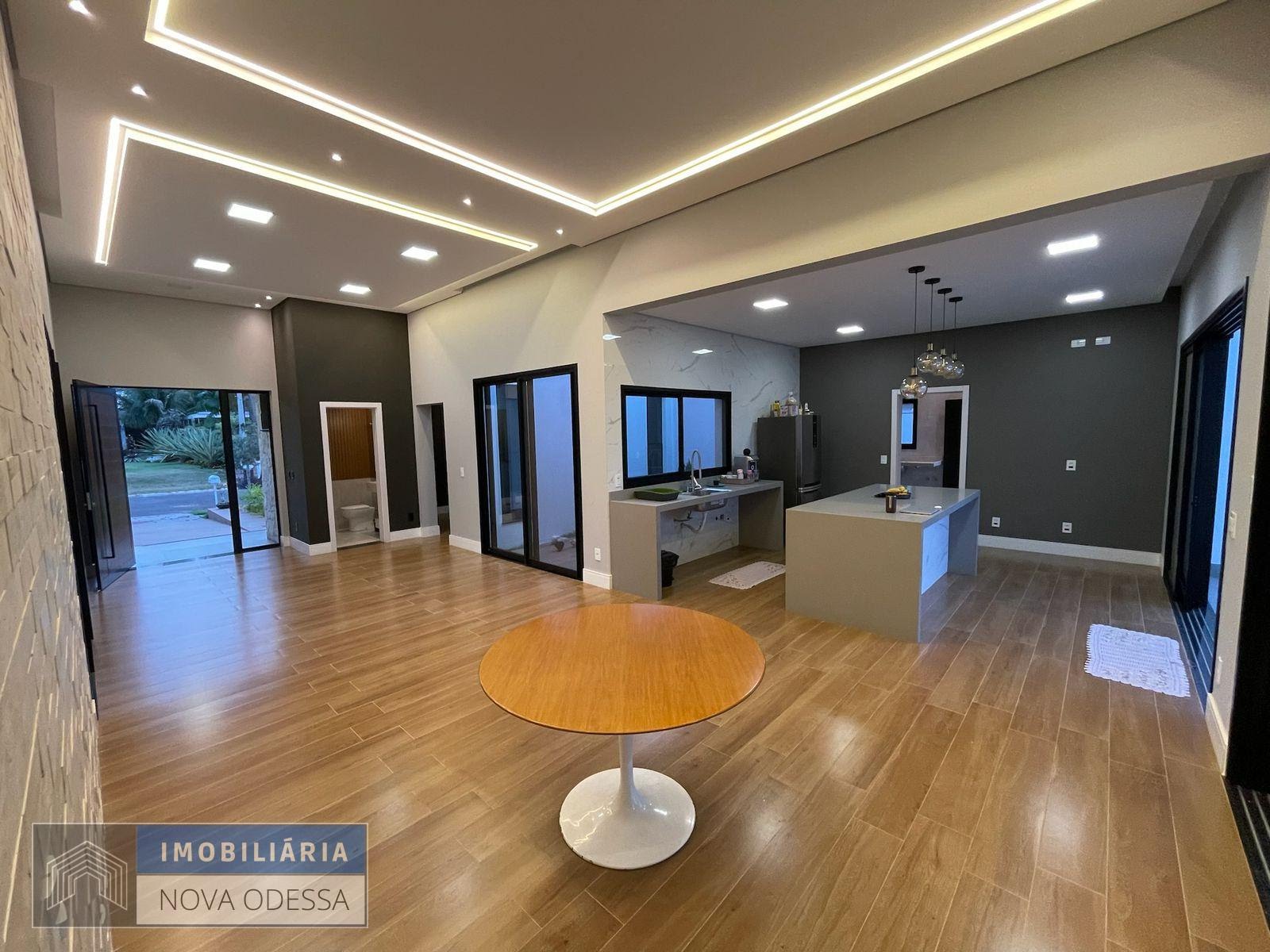 Casa à venda com 3 quartos, 3 suítes, 4 vagas e 356m² no Estância Hípica, Nova Odessa (SP) — foto 3 de 16