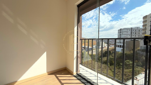 Apartamento de 2 quartos com suíte e garagem