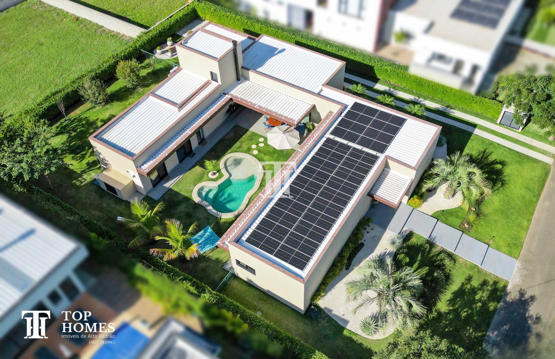 Casa de alto padrão à venda no condomínio Portal Japy Golf em Cabreúva/SP