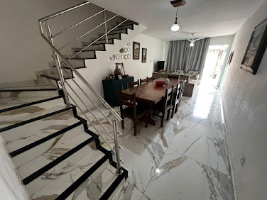 Duplex lindo e espaçoso à venda,  a apenas cinco minutos do centro! 