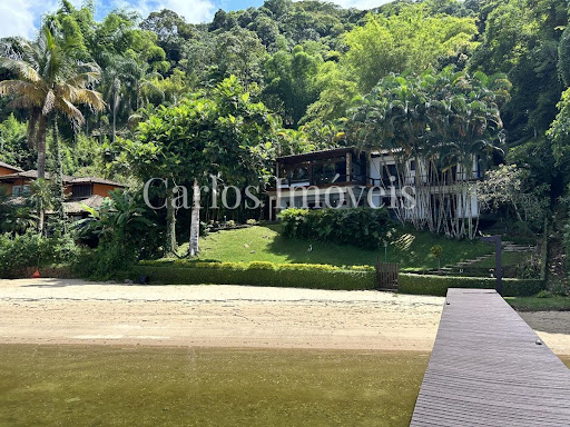 Casa na Praia para Temporada em Angra dos Reis / RJ no bairro Itanema