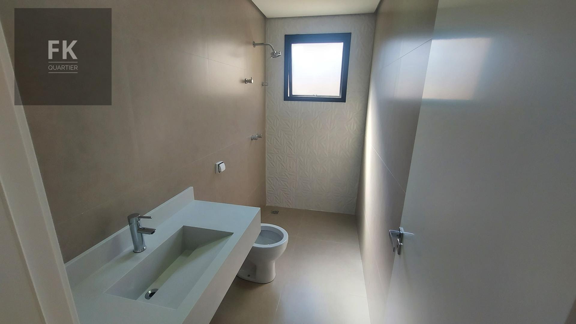 Casa à venda com 4 quartos, 4 suítes, 4 vagas e 385m² no Cidade Tamboré, Santana de Parnaíba (SP) — foto 19 de 26