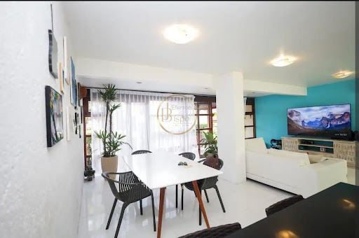 Casa à Venda em Campinho, Porto Seguro: 2 Suítes, 109m², R$850mil
