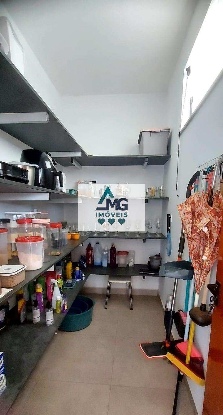 Casa à venda com 3 quartos, 3 suítes, 2 vagas e 220m² no Jardim Umuarama, Três Corações (MG) — foto 12 de 30
