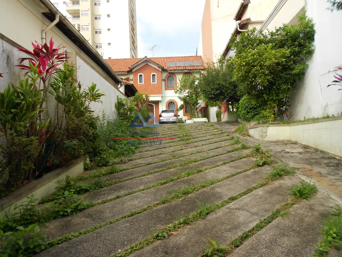 Terreno à venda com 600m² de terreno no Vila Dom Pedro I, São Paulo — foto principal