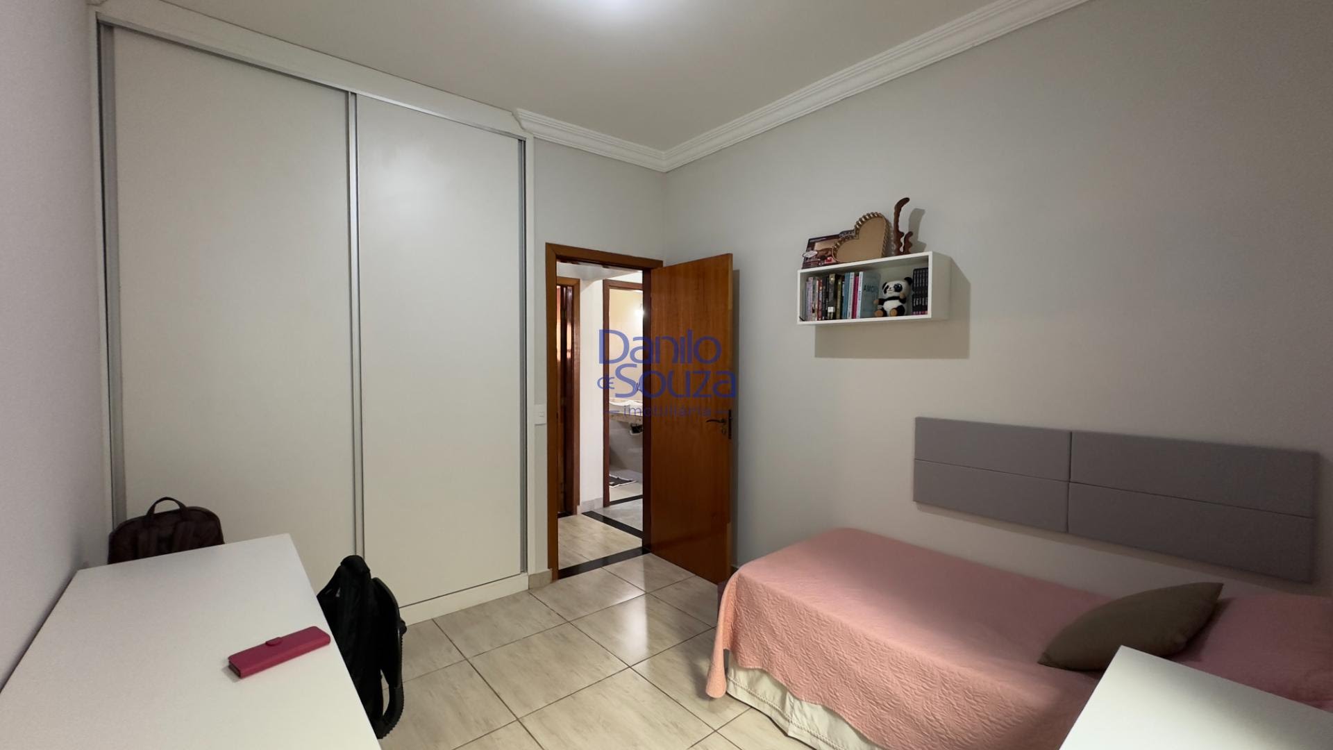 Casa à venda com 3 quartos, 1 suíte, 2 vagas e 404m² no Camuá, Araxá (MG) — foto 11 de 20