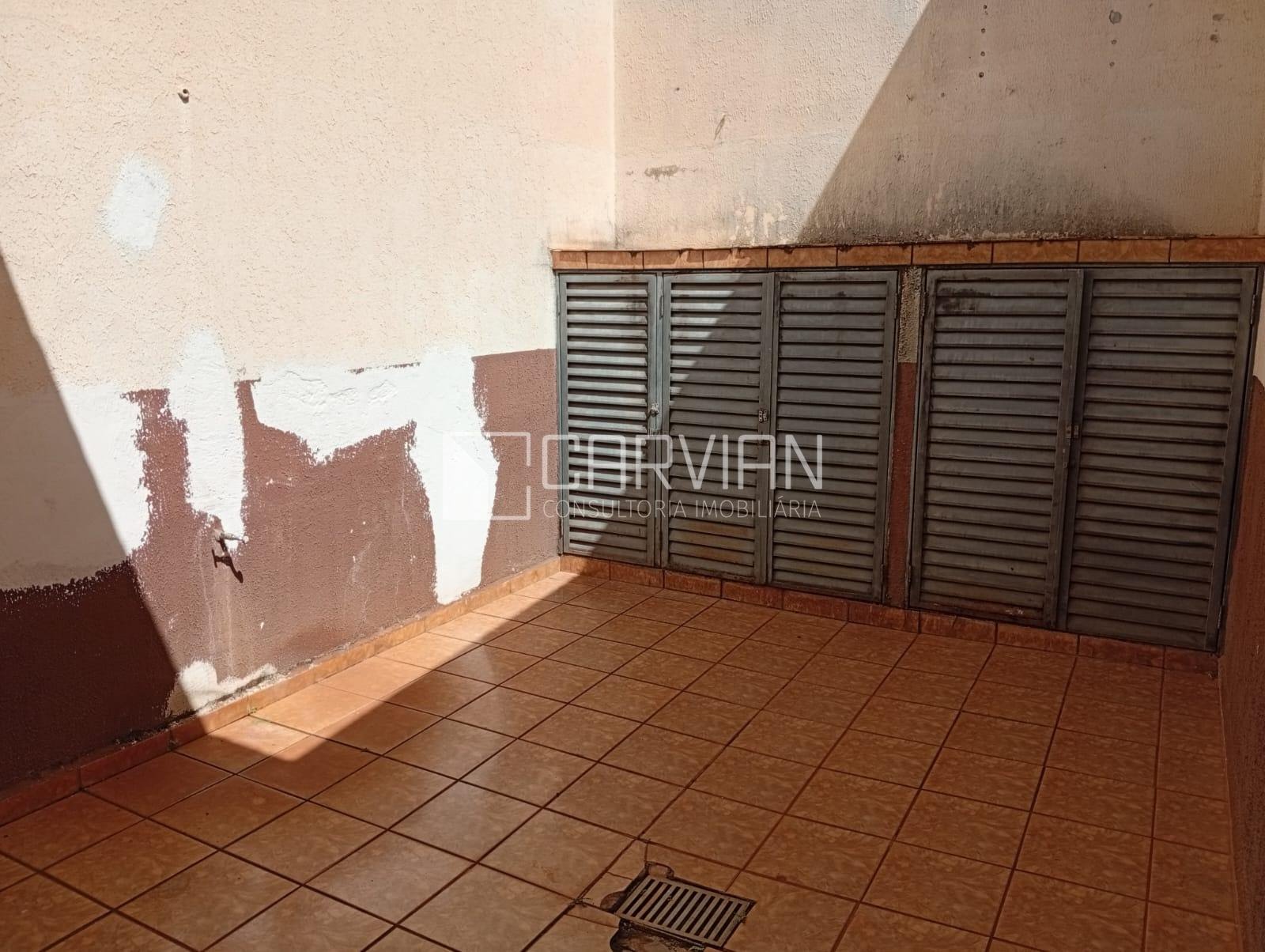 Casa à venda com 3 quartos, 1 suíte, 4 vagas e 220m² no Parque dos Bandeirantes, Ribeirão Preto (SP) — foto 2 de 30