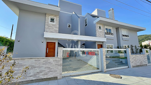 Casa geminada 4 suítes em Jurerê
