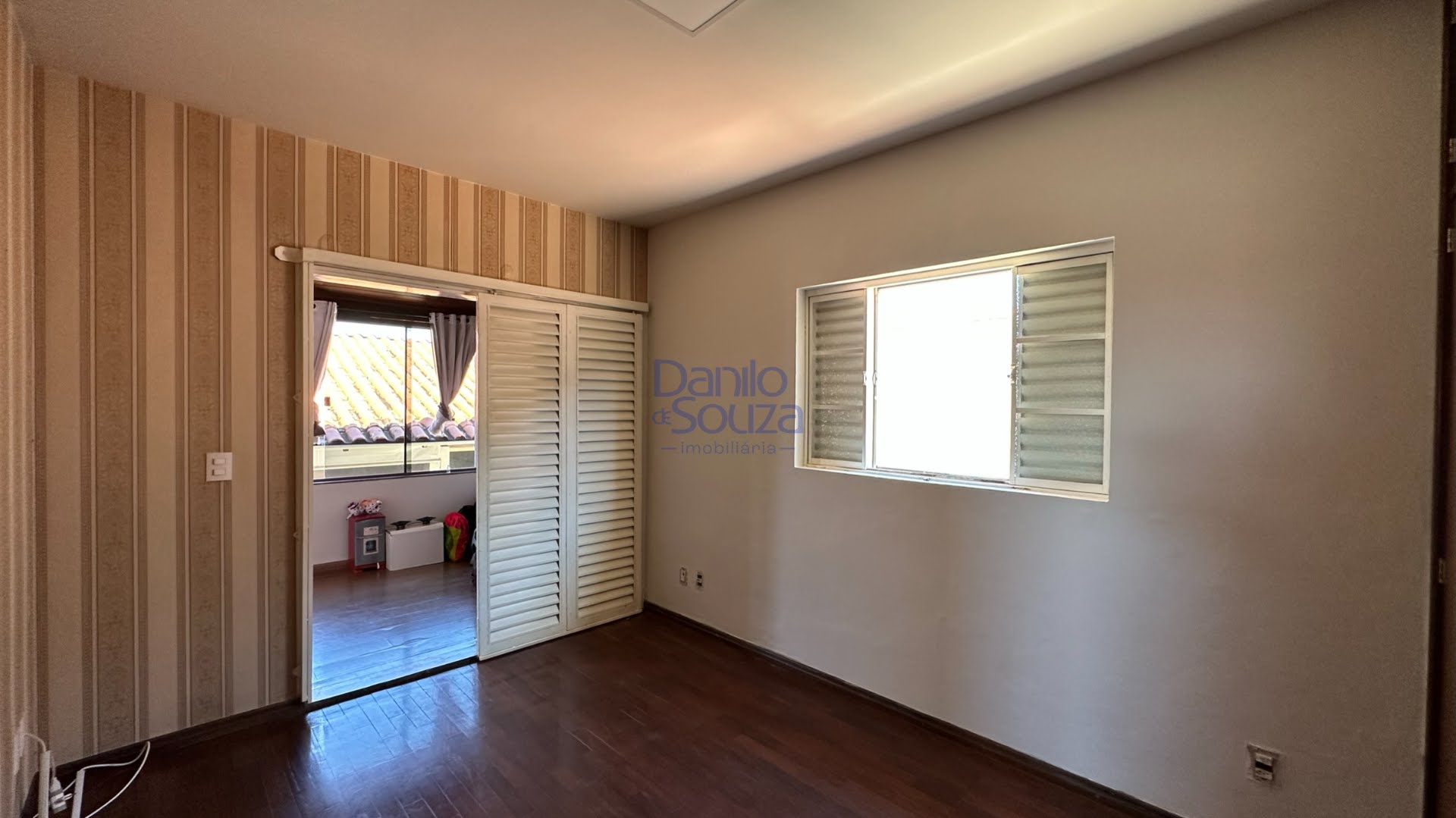 Casa à venda com 3 quartos, 1 suíte, 4 vagas e 300m² no Alvorada, Araxá (MG) — foto 12 de 25