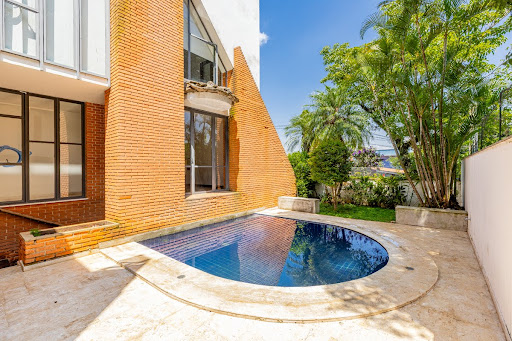 Casa à Venda Rua Guilherme Moura, Alto de Pinheiros/SP