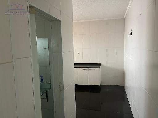 Entrada para a cozinha da edícula