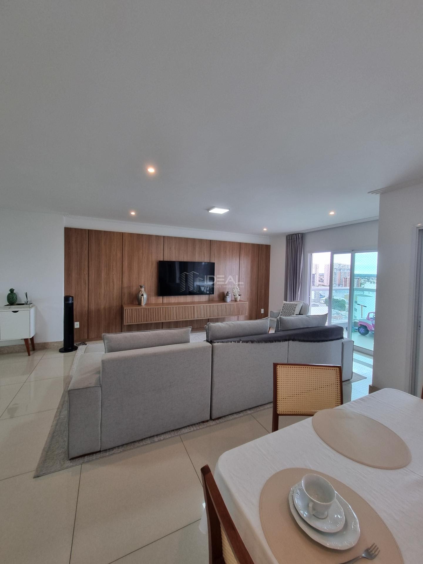 Apartamento à venda com 4 quartos, 3 suítes, 3 vagas e 160m² no Jardim Maria de Queiroz, Campos dos Goytacazes (RJ) — foto 2 de 30