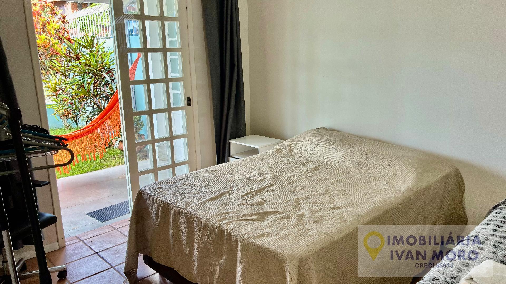 Casa para alugar com 6 quartos, 1 suíte, 2 vagas e 270m² no Daniela, Florianópolis (SC) — foto 14 de 30