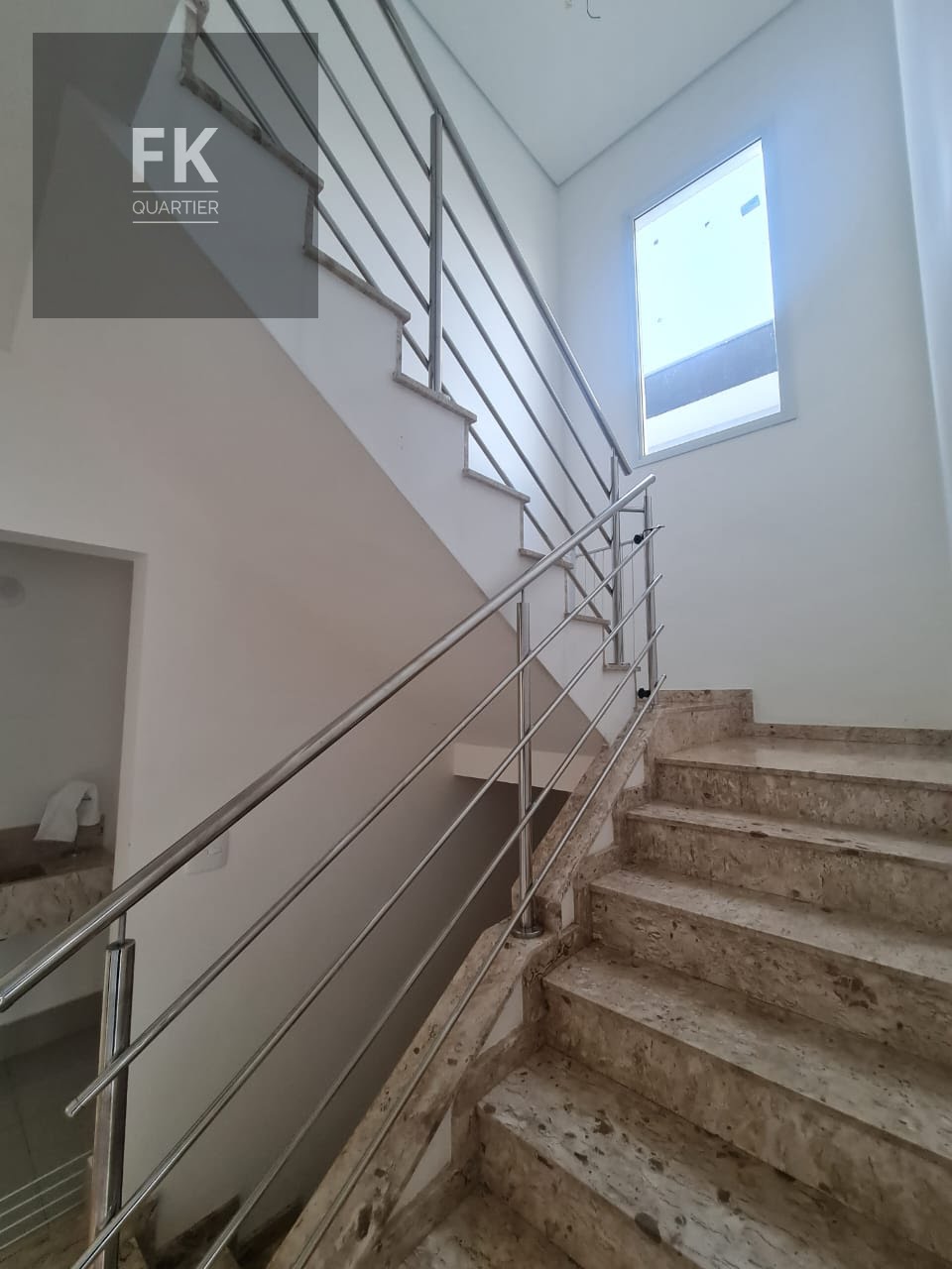 Casa à venda com 3 quartos, 3 suítes, 4 vagas e 266m² no Suru, Santana de Parnaíba (SP) — foto 12 de 26