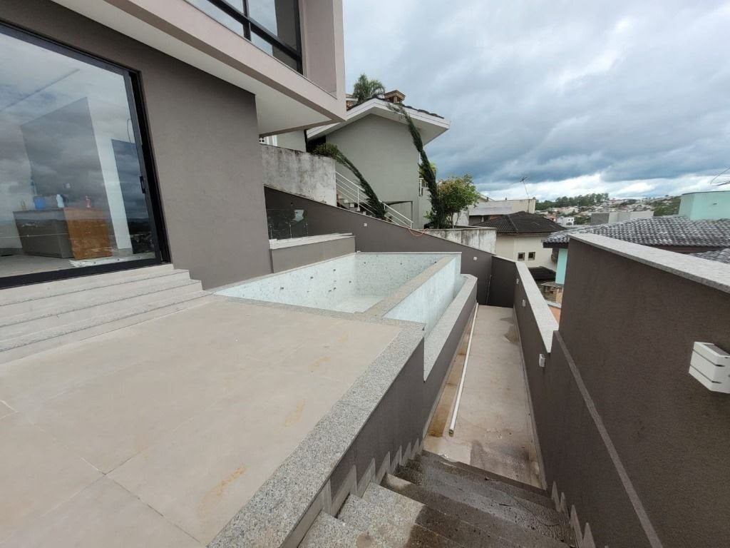 Casa à venda com 4 quartos, 4 suítes, 6 vagas e 441m² no Condominio Arujazinho V, Arujá (SP) — foto 18 de 19