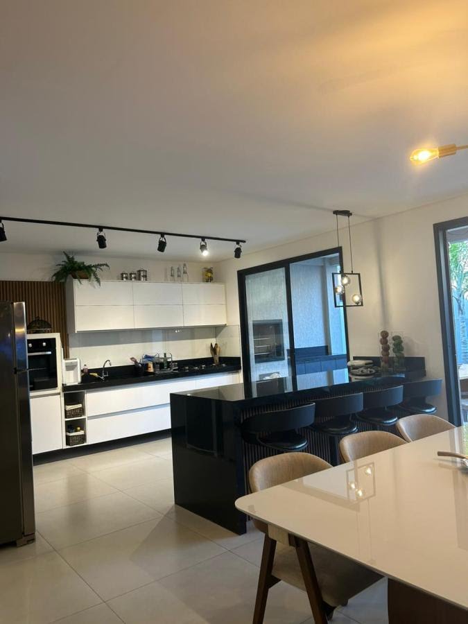 Casa à venda com 3 quartos, 3 suítes, 4 vagas e 230m² no Jardim das Nações, Taubaté (SP) — foto 19 de 29