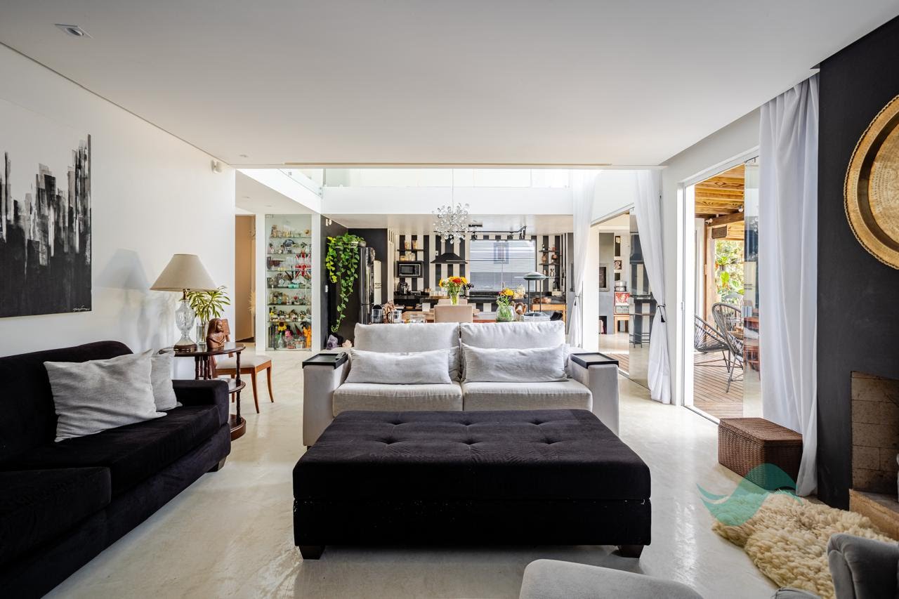 Casa à venda com 4 quartos, 4 suítes, 2 vagas e 400m² no Jurerê, Florianópolis (SC) — foto 17 de 26