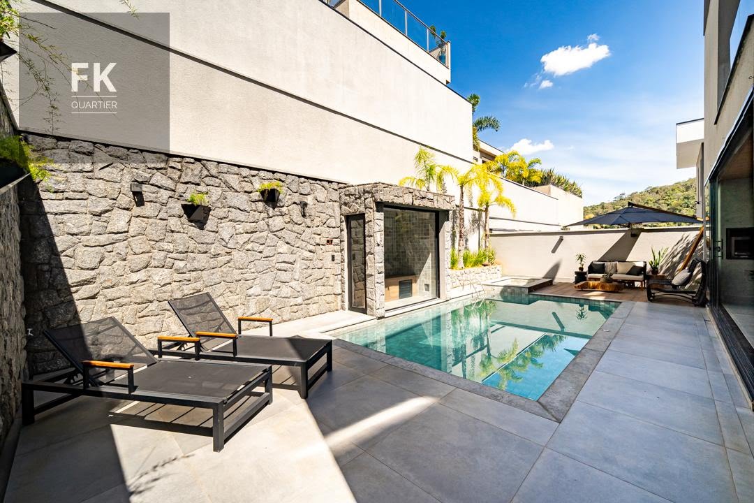 Casa à venda com 5 quartos, 5 suítes, 4 vagas e 370m² no Cidade Tamboré, Santana de Parnaíba (SP) — foto 22 de 30