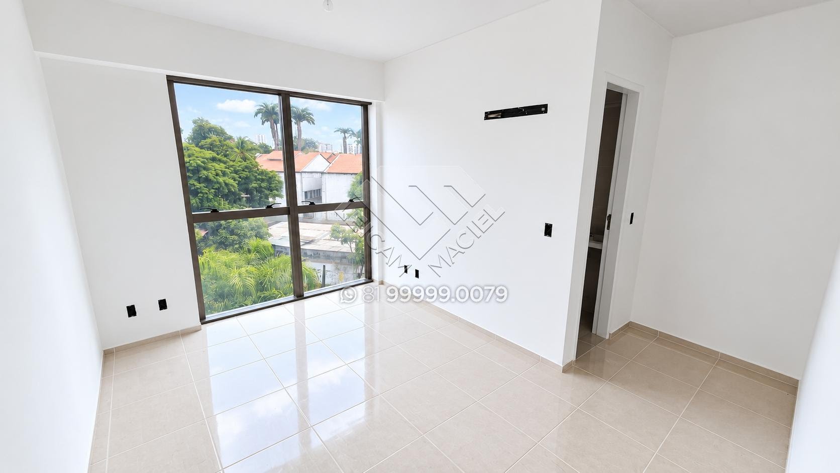 Compre apartamento à venda na Torre, edf. Saint André, com 208m², laser completo, 4 quartos todos suite, 3 vagas de garagem. Agende visita com Leicam Maciel.