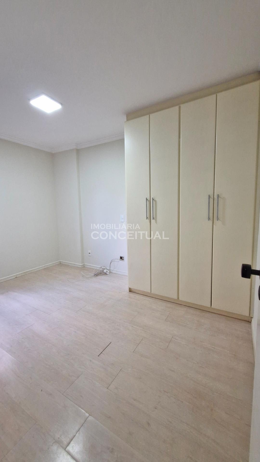 Quarto 2 - Armário
