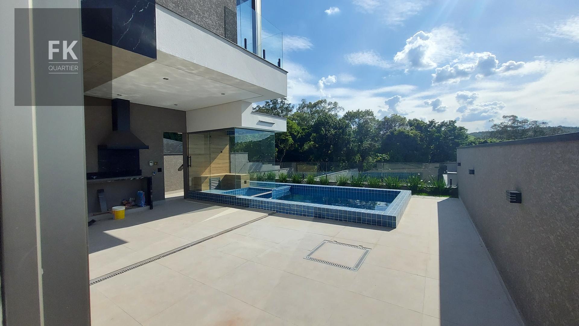 Casa à venda com 3 quartos, 3 suítes, 6 vagas e 265m² no Suru, Santana de Parnaíba (SP) — foto 24 de 27