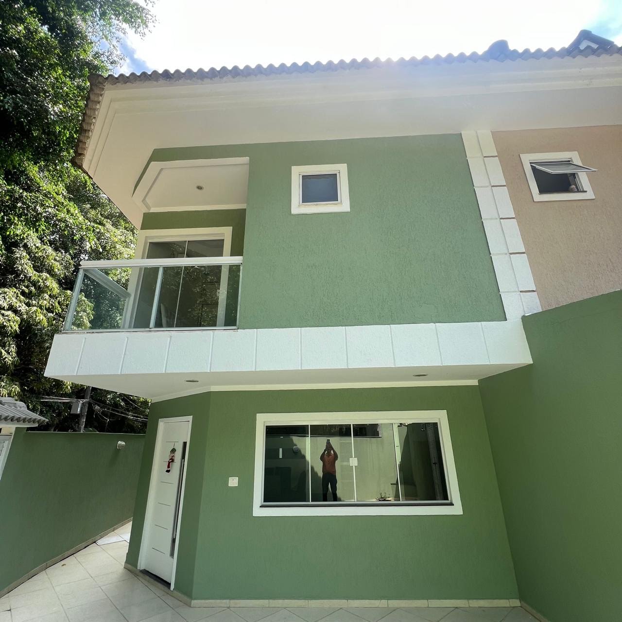 Casa para alugar com 3 quartos, 4 banheiros, 1 vaga e 180m² no Vargem Grande, Rio de Janeiro — foto principal
