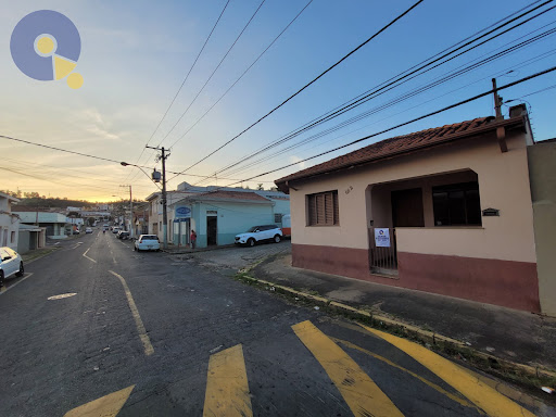 Casa em Av. Saudades  -  Amparo