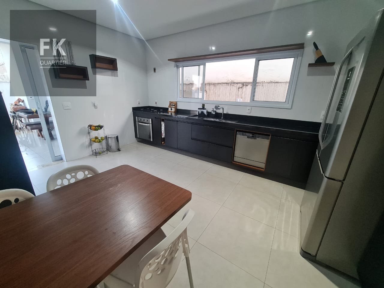 Casa à venda com 3 quartos, 3 suítes, 4 vagas e 266m² no Suru, Santana de Parnaíba (SP) — foto 7 de 26