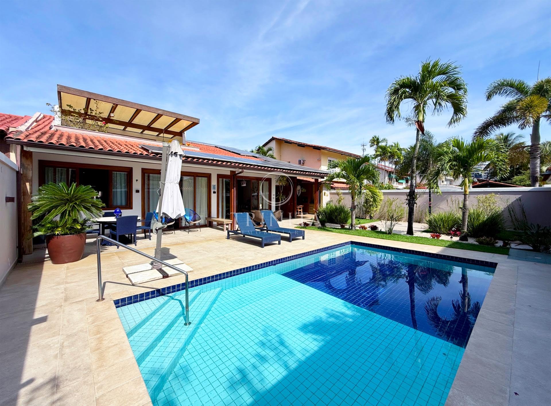 Fachada da casa no Santa Marina