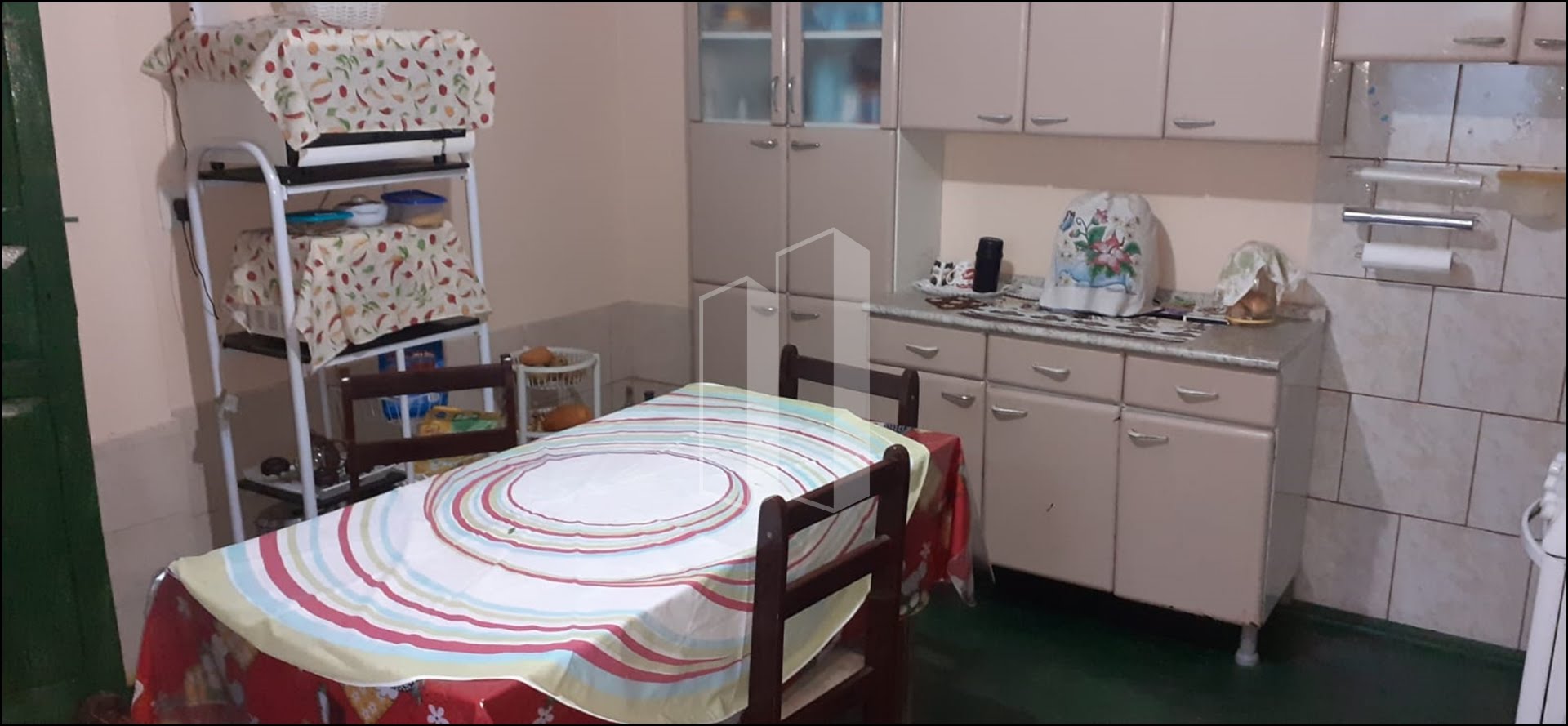 Casa à venda com 4 quartos, 1 banheiro, 3 vagas e 302m² no Setor Criméia Oeste, Goiânia (GO) — foto 6 de 11