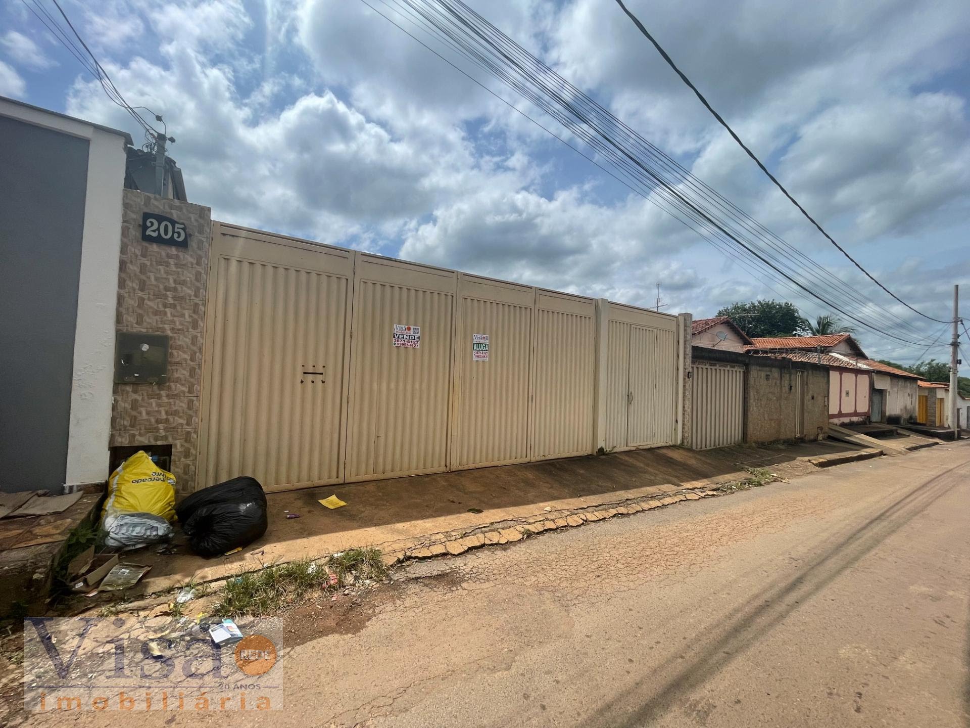 Casa à venda com 3 quartos, 2 banheiros, 3 vagas e 180m² no Vila Cristiano, Paracatu — foto principal