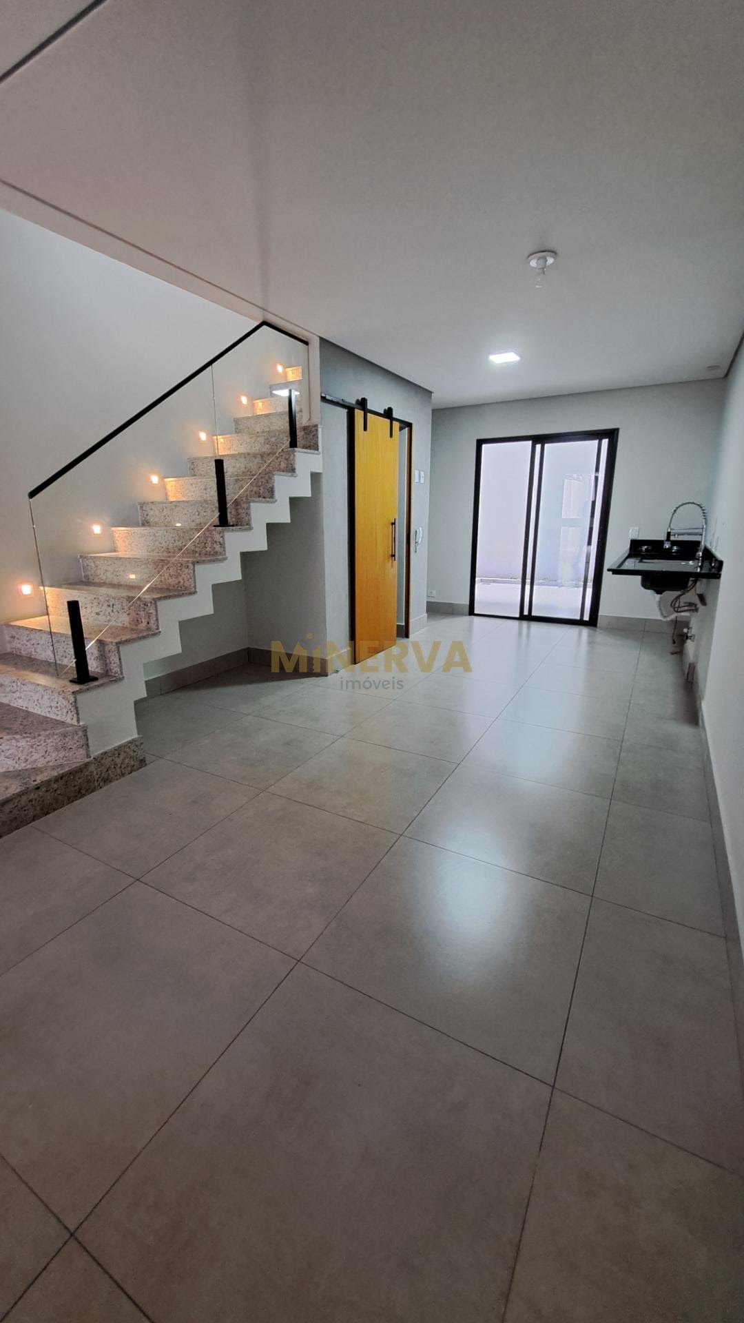 Casa à venda com 4 quartos, 3 banheiros, 2 vagas e 142m² no Vila Gomes Cardim, São Paulo — foto principal