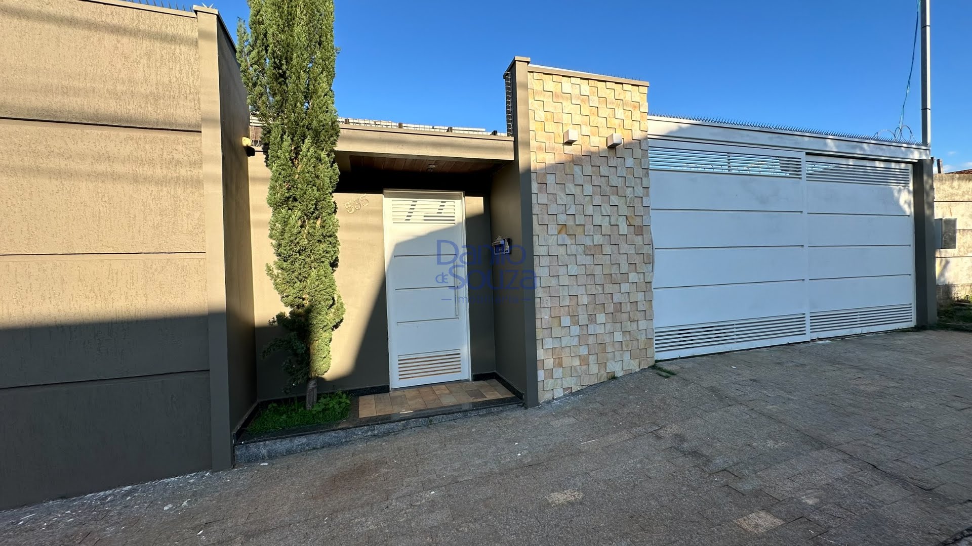 Casa à venda com 3 quartos, 1 suíte, 2 vagas e 360m² no Jardim Imperial, Araxá (MG) — foto 3 de 27