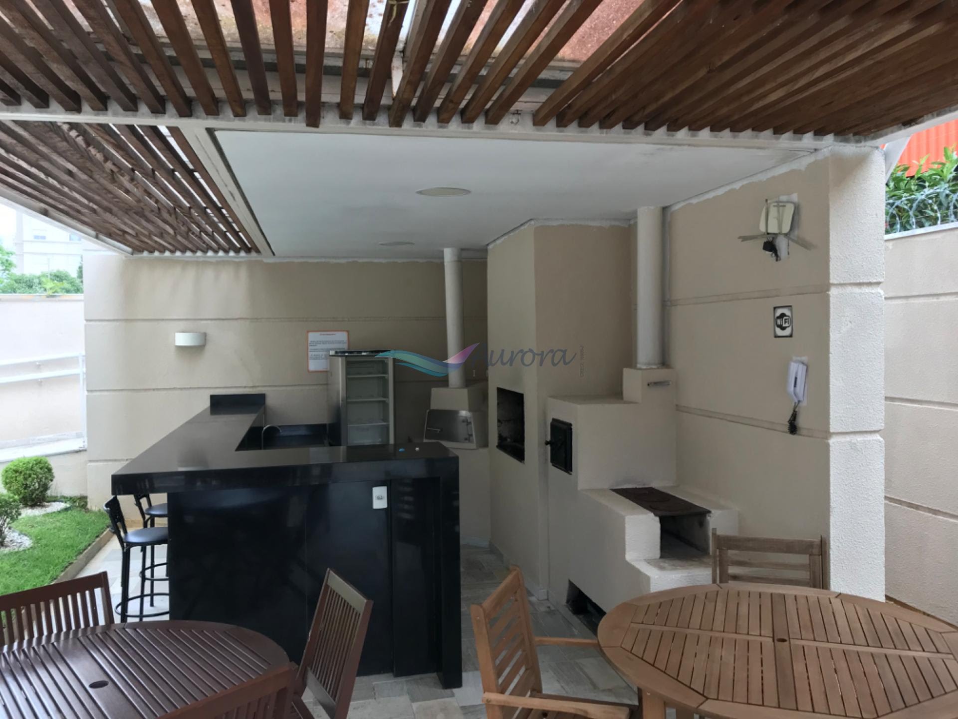Churrasqueira, forno de pizza, fogão a lenha