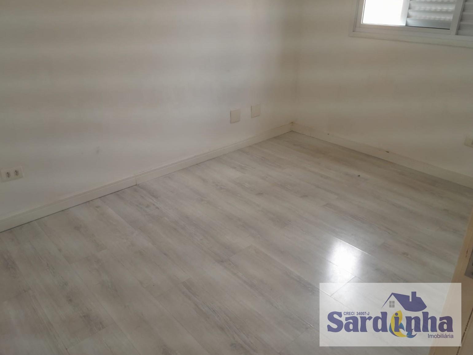 Casa à venda com 3 quartos, 1 suíte, 2 vagas e 128m² no Jardim Oliveiras, Taboão da Serra (SP) — foto 12 de 30