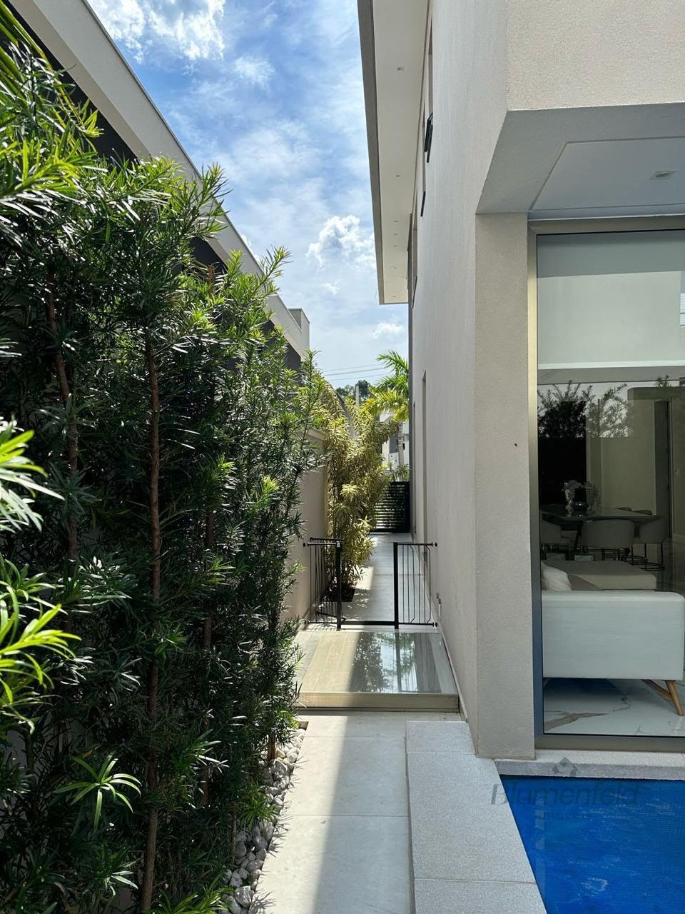 Casa à venda com 4 suítes, 6 vagas e 288m² no Condomínio Real Park, Arujá (SP) — foto 3 de 17