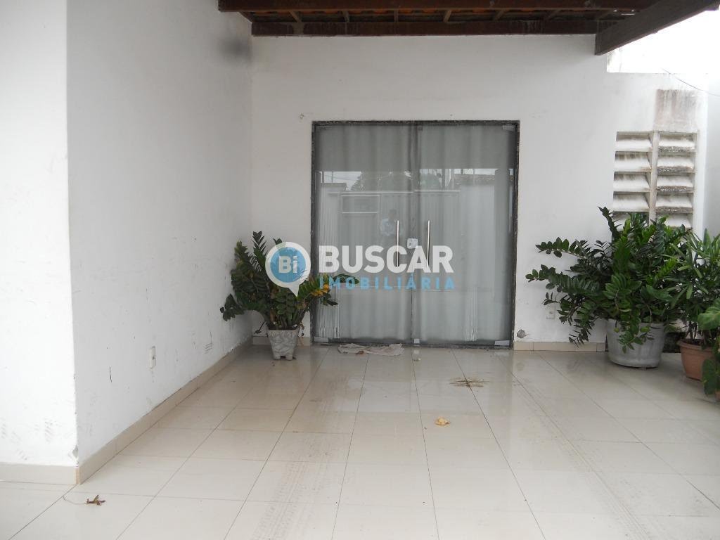 Casa à venda com 3 quartos, 2 suítes, 12 vagas e 468m² no Jardim Cruzeiro, Feira de Santana (BA) — foto 2 de 13