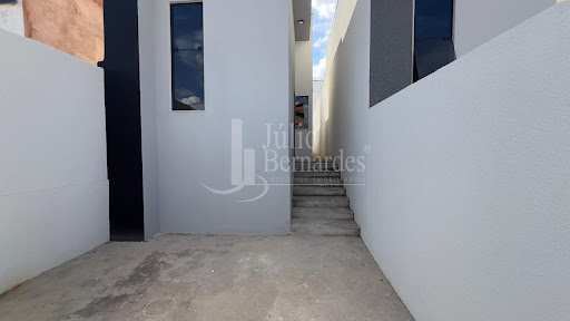 Casa 3 Dormitórios à Venda no Maracanã, Montes Claros